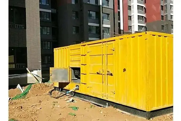乌兰浩特发电机租赁中燃油压力过低会对发动机的哪些部件造成损坏？