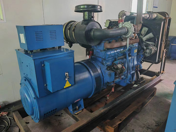 乌兰浩特100kW柴油发电机组使用多级机油有哪些优缺点？